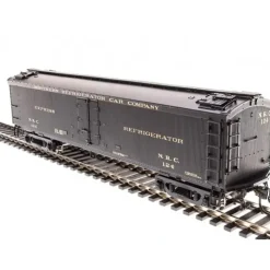 Broadway Limited 1836 HO Northern Refrigerator Car 53'6" Express Reefer #124 - Your Source for Gaming Essentials