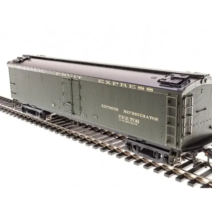 Broadway Limited 1837 HO Pacific Fruit Express 53'6" Wood Express Reefer #706 - Your Source for Gaming Essentials