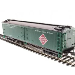Broadway Limited 1840 HO Railway Express Agency 53'6" Wood Express Reefer #1444 - Your Source for Gaming Essentials