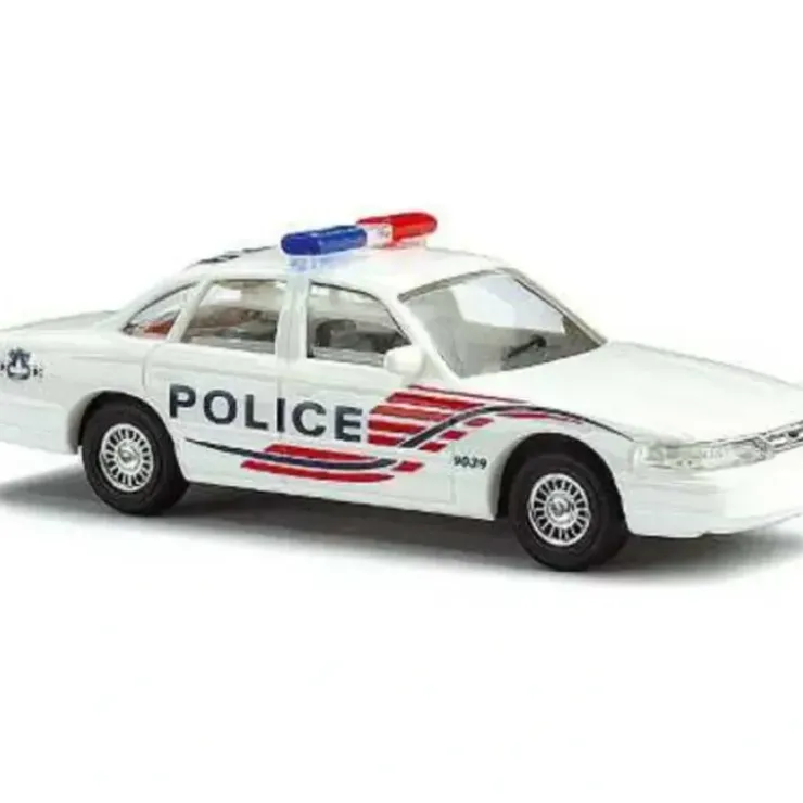 Busch 49011 1:87 HO Ford Crown Victoria Metropolitan Police Department - Your Source for Gaming Essentials