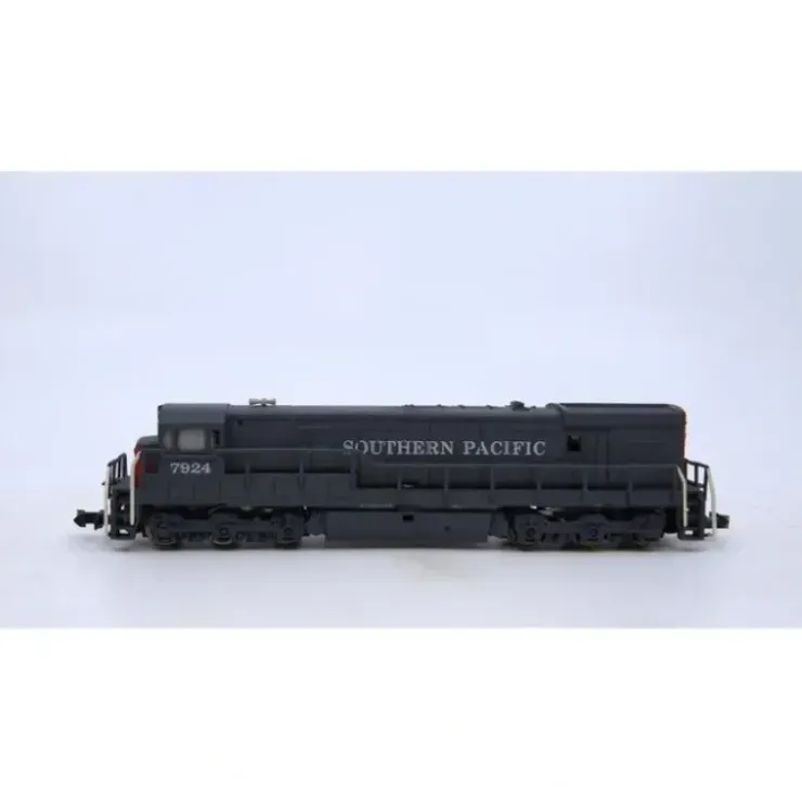 Con-Cor 0475-032015 N Scale Southern Pacific U23C Diesel Locomotive #7924 EX - Your Source for Gaming Essentials