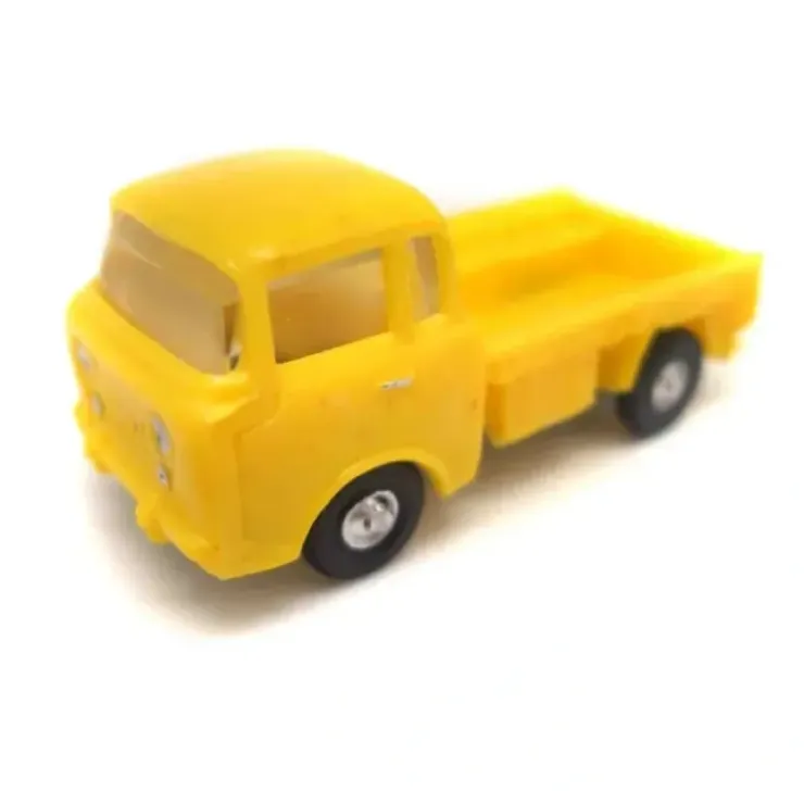 EKO 2008 HO Scale Yellow Jeep Truck - Your Source for Gaming Essentials