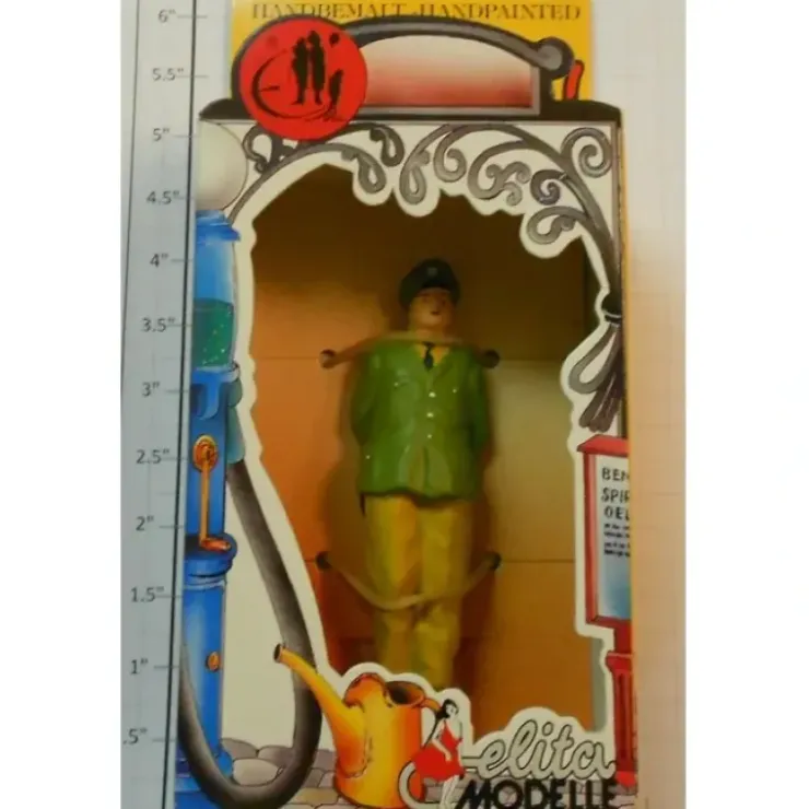 Elita Modelle 10019 Soldier in 1950's Arny Uniform - Your Source for Gaming Essentials
