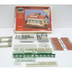 Ertl 4782 HO Farm Fresh Warehouse Kit - Your Source for Gaming Essentials