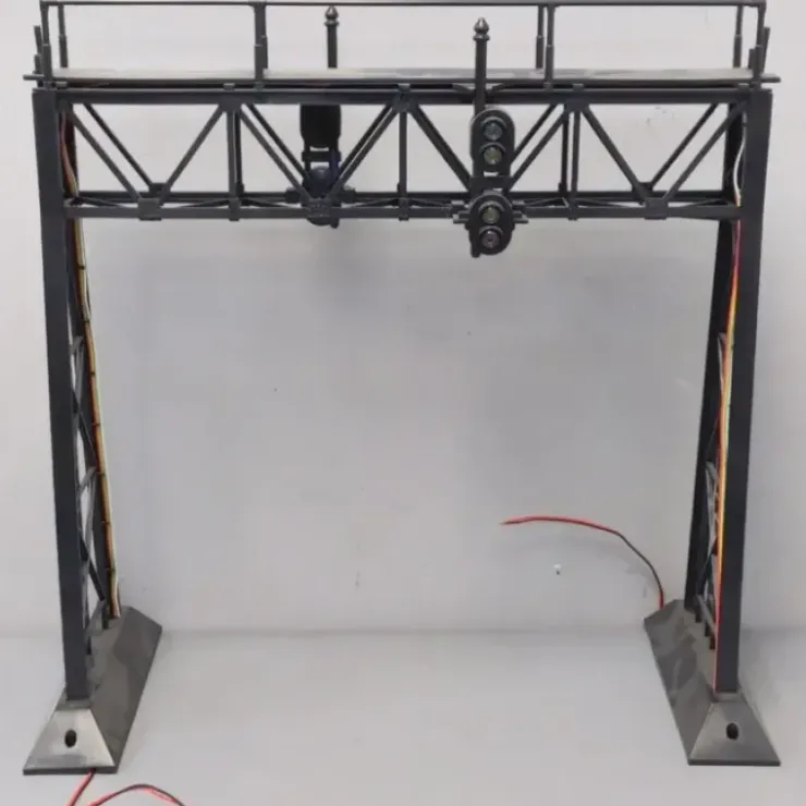 G Scale Plastic Signal Bridge w/Lights VG - Your Source for Gaming Essentials
