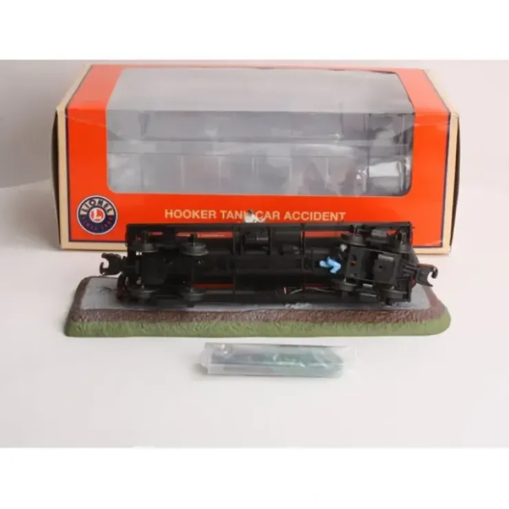 Lionel 6-37977 O Hooker Tank Car Accident - Your Source for Gaming Essentials