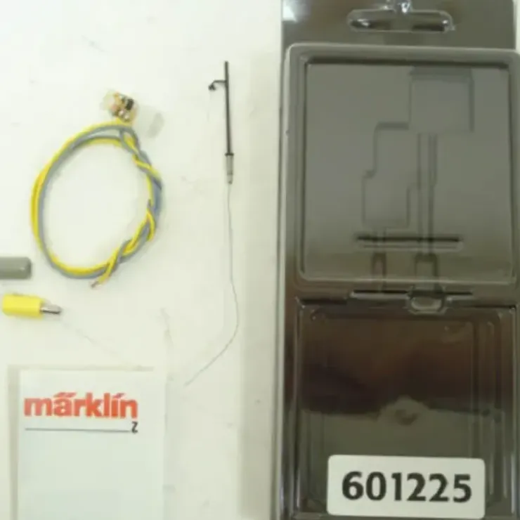 Marklin 601225 Z Light with Wooden Mast - Your Source for Gaming Essentials