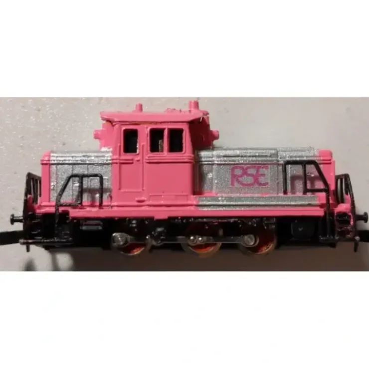 Marklin Z Scale RSE Pink Diesel Switcher Locomotive EX - Your Source for Gaming Essentials