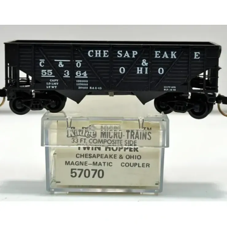 Micro-Trains 05700070 N C&O 33' Twin Bay Composite Side Hopper #55364 NIB - Your Source for Gaming Essentials