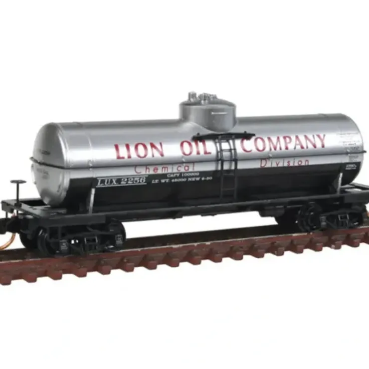 Micro-Trains 06500820 N Lion Oil Co.39' Single Dome Tank Car #2256 - Your Source for Gaming Essentials