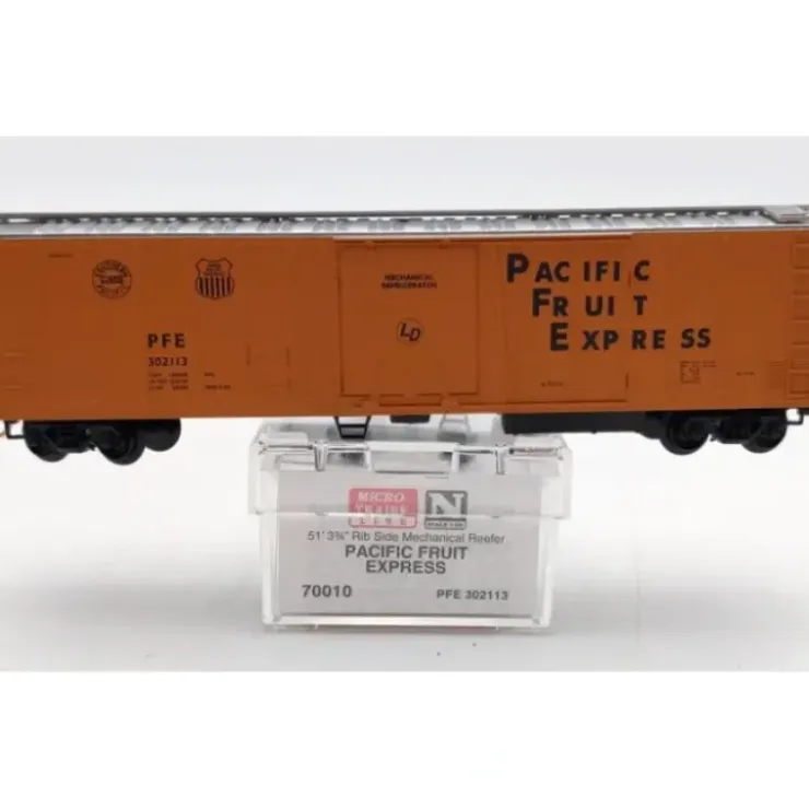 Micro-Trains 07000010 N PFE 51'''' 3-3/4" Rib Side Mechanical Reefer #302113 NIB - Your Source for Gaming Essentials