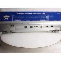 USA Trains 310003 G Santa Fe "San Acacia" Combine Car - Metal Wheels - Your Source for Gaming Essentials* Trains